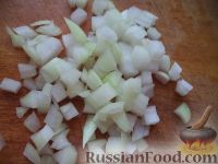 Фото приготовления рецепта: Салат из фасоли с огурцом и яблоками к шашлыку - шаг №4