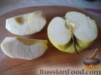 Фото приготовления рецепта: Салат из фасоли с огурцом и яблоками к шашлыку - шаг №6