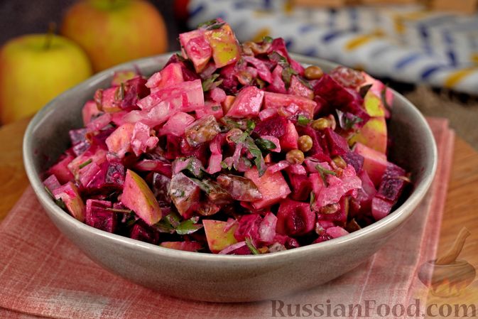 Салат свекольный с яблоком и изюмом, рецепт приготовления