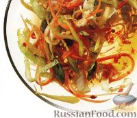Фото к рецепту: Овощной салат с пикантной заправкой