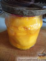 Фото приготовления рецепта: Персики в собственном соку - шаг №6