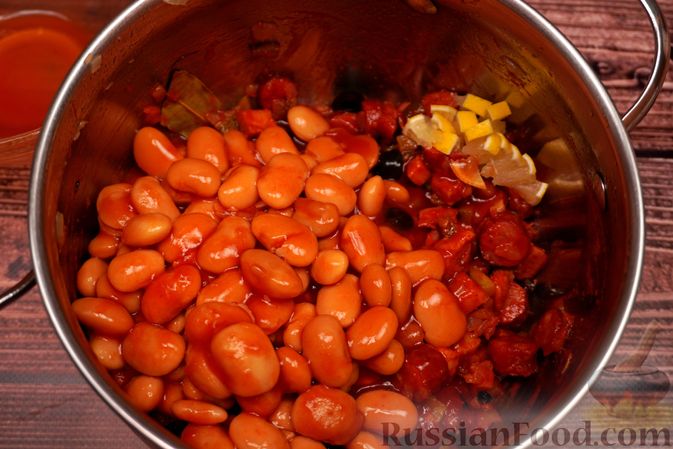 Рецепт: Солянка с консервированной фасолью, колбасой и ветчиной на ...