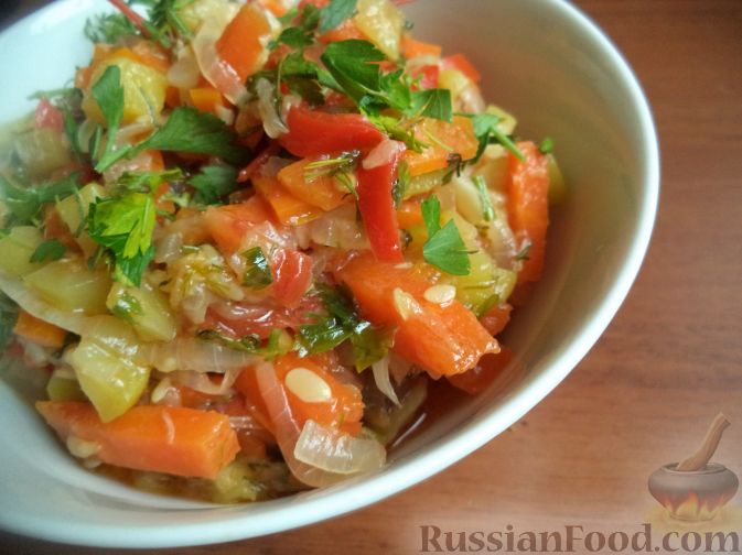 Тушеные кабачки с овощами в духовке