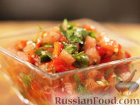 Фото к рецепту: Сальса из печеного перца с томатами