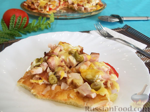 Рецепт Пицца с ветчиной, помидорами и оливками