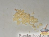 Фото приготовления рецепта: Салат из огурцов «Дамские пальчики» - шаг №4