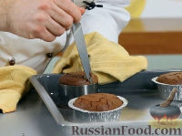 Фото приготовления рецепта: Шоколадный фондан - шаг №9