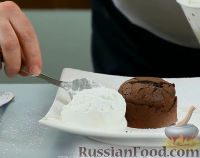 Фото приготовления рецепта: Шоколадный фондан - шаг №11