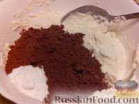 Фото приготовления рецепта: Шоколадный манник - шаг №4