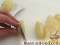 Фото приготовления рецепта: Картофельный салат с тунцом - шаг №1
