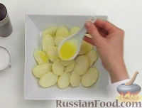 Фото приготовления рецепта: Картофельный салат с тунцом - шаг №2