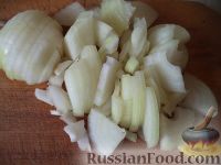 Фото приготовления рецепта: Куриная грудка с грибами в сливочном соусе - шаг №3