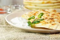 Фото к рецепту: Базлама (турецкие дрожжевые лепёшки)
