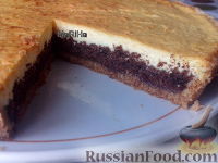 Фото приготовления рецепта: Творожный пирог "Лавина" - шаг №12
