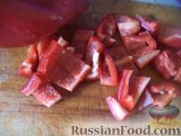 Фото приготовления рецепта: Салат на зиму "Тройка" из баклажанов, перца и помидоров - шаг №3