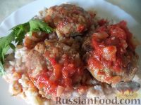 Фото к рецепту: Тефтели с рисом и свежими помидорами