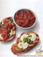 Фото к рецепту: Гренки с сыром и томатным соусом