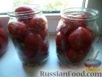 Фото приготовления рецепта: Маринованные помидорки со сладким перцем - шаг №4