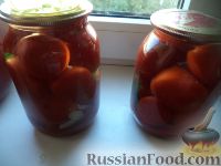 Фото приготовления рецепта: Маринованные помидорки со сладким перцем - шаг №5