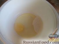 Фото приготовления рецепта: Оладьи с яблоками на молоке - шаг №2