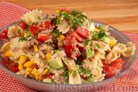 Фото к рецепту: Салат с макаронами, тунцом и овощами