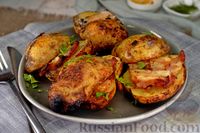Фото к рецепту: Картошка с копчёным беконом в фольге (на углях)
