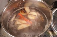 Фото приготовления рецепта: Бульон из говядины с овощами - шаг №5