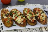 Фото к рецепту: Картошка, запечённая с помидорами и сыром