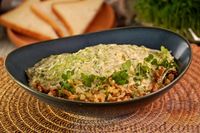 Фото к рецепту: Турецкая закуска из кабачков с тахини и йогуртом (Yoğurtlu Kabak Salatası)