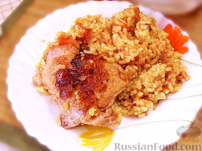 Рис с курицей на сковороде
