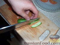 Фото приготовления рецепта: Почти греческий салат с мясом краба - шаг №1