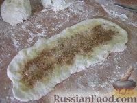 Фото приготовления рецепта: Плюшки с корицей "Хризантема" - шаг №2