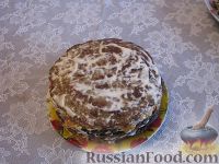 Фото приготовления рецепта: Слоеный пирог с черешней и творогом - шаг №10