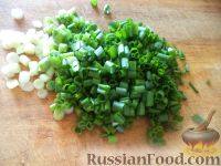 Фото приготовления рецепта: Слоеный салат с мясом "Грибная поляна" - шаг №8