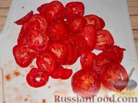 Фото приготовления рецепта: Салат из сладкого перца и помидоров - шаг №2