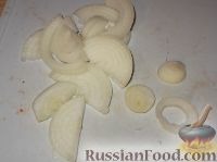 Фото приготовления рецепта: Маринованные резаные огурцы с луком - шаг №3