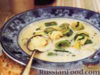 Фото к рецепту: Молочный суп с пореем и овсянкой