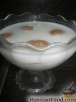 Фото к рецепту: Желе молочное с абрикосами