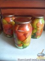 Фото к рецепту: Маринованные помидоры половинками (без стерилизации)