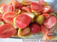 Фото приготовления рецепта: Маринованные помидоры половинками (без стерилизации) - шаг №1