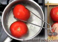 Фото приготовления рецепта: Слоёный салат с тунцом и оливками - шаг №2