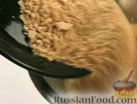 Фото приготовления рецепта: Картофель спиралью, запечённый с колбасой, на шпажках - шаг №7