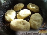 Фото приготовления рецепта: Картофельные котлеты с куриным мясом - шаг №9