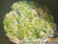 Фото приготовления рецепта: Суп-пюре из тыквы и лука-порея - шаг №1