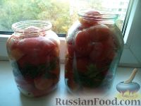Фото приготовления рецепта: Резаные помидоры, маринованные с луком на зиму - шаг №5