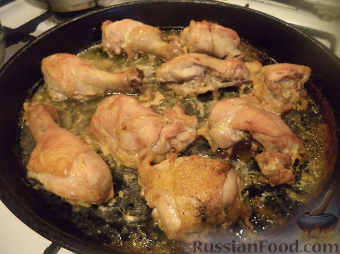 Курица кусочками в фольге в духовке - 7 пошаговых фото в рецепте