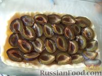 Фото приготовления рецепта: Чешский пирог со сливами - шаг №11