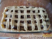 Фото приготовления рецепта: Чешский пирог со сливами - шаг №15