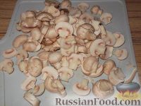 Фото приготовления рецепта: Жареный картофель с грибами - шаг №2