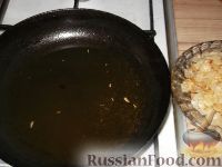 Фото приготовления рецепта: Жареный картофель с грибами - шаг №7
